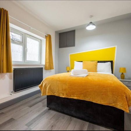 Stunning One Bedroom Apartments Near Shops & Central Cardiff Exterior foto